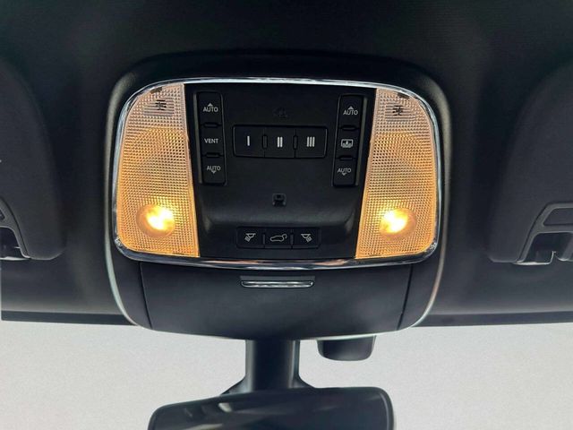 2018 Jeep Grand Cherokee Overland 4x4 - 22958693 - 19