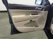 2018 Jeep Grand Cherokee Overland 4x4 - 22993953 - 11