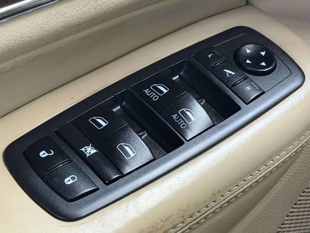 2018 Jeep Grand Cherokee Overland 4x4 - 22993953 - 12