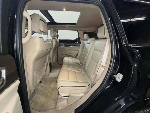 2018 Jeep Grand Cherokee Overland 4x4 - 22993953 - 19