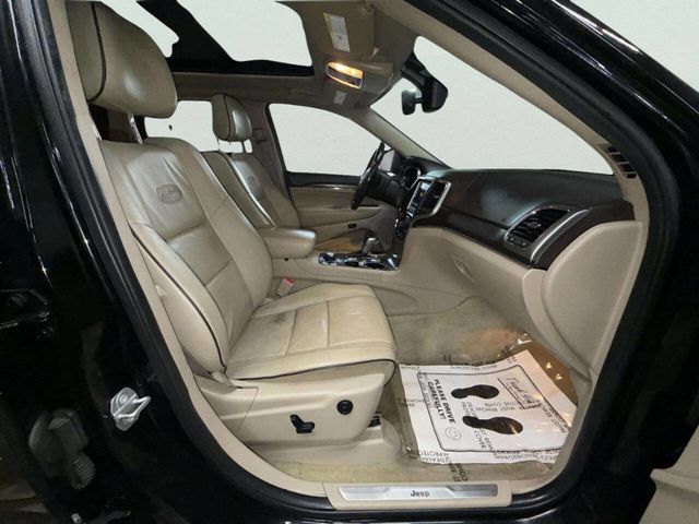 2018 Jeep Grand Cherokee Overland 4x4 - 22993953 - 26