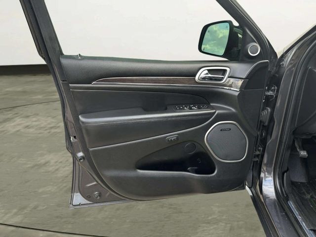 2018 Jeep Grand Cherokee Overland 4x4 - 23057768 - 9