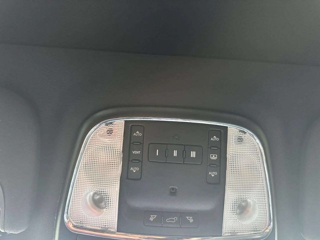 2018 Jeep Grand Cherokee Overland 4x4 - 23057768 - 39