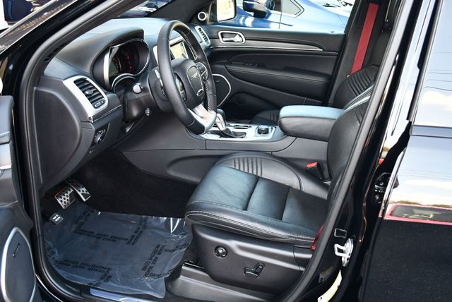 2018 Jeep Grand Cherokee SRT 4x4 SUV W/Signature Leather Package & High Performance Audio - 23023653 - 13