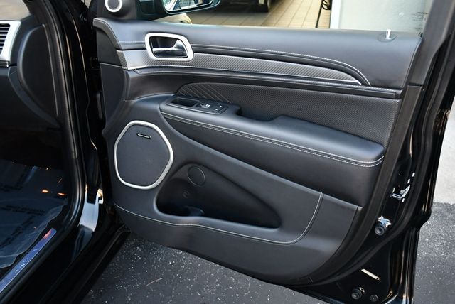 2018 Jeep Grand Cherokee SRT 4x4 SUV W/Signature Leather Package & High Performance Audio - 23023653 - 19