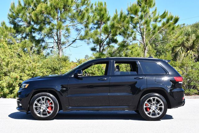 2018 Jeep Grand Cherokee SRT 4x4 SUV W/Signature Leather Package & High Performance Audio - 23023653 - 24