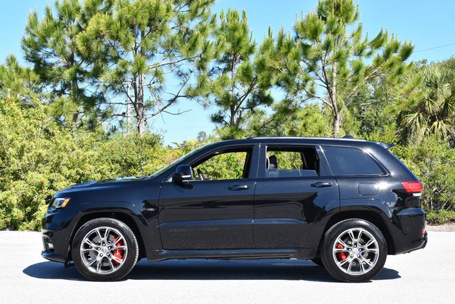2018 Jeep Grand Cherokee SRT 4x4 SUV W/Signature Leather Package & High Performance Audio - 23023653 - 25
