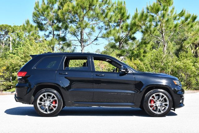 2018 Jeep Grand Cherokee SRT 4x4 SUV W/Signature Leather Package & High Performance Audio - 23023653 - 31