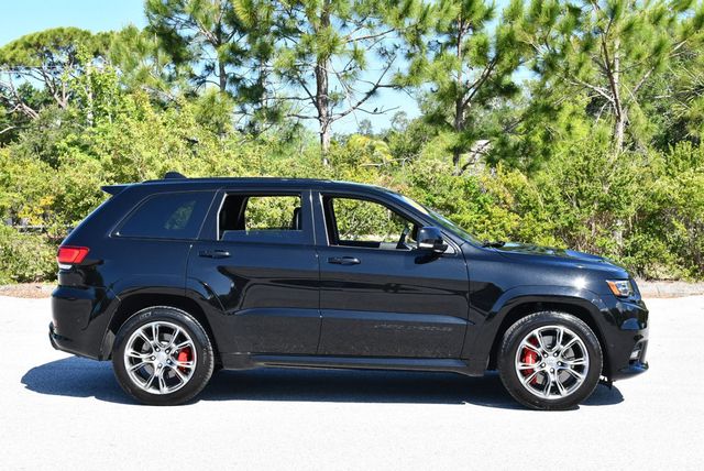 2018 Jeep Grand Cherokee SRT 4x4 SUV W/Signature Leather Package & High Performance Audio - 23023653 - 32