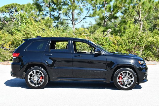 2018 Jeep Grand Cherokee SRT 4x4 SUV W/Signature Leather Package & High Performance Audio - 23023653 - 33