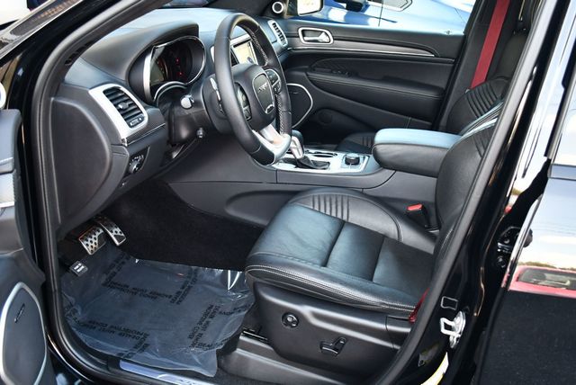 2018 Jeep Grand Cherokee SRT 4x4 SUV W/Signature Leather Package & High Performance Audio - 23023653 - 40