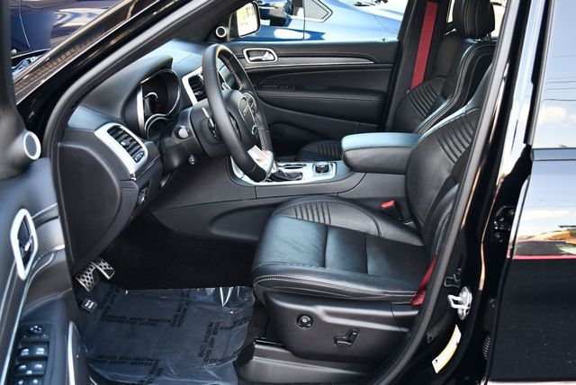 2018 Jeep Grand Cherokee SRT 4x4 SUV W/Signature Leather Package & High Performance Audio - 23023653 - 41