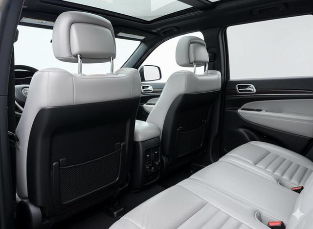 2018 Jeep Grand Cherokee Sterling Edition 2018 - Luxury, Tech, & Adventure Combined - 22943139 - 12