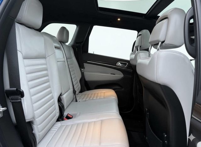 2018 Jeep Grand Cherokee Sterling Edition 2018 - Luxury, Tech, & Adventure Combined - 22943139 - 14