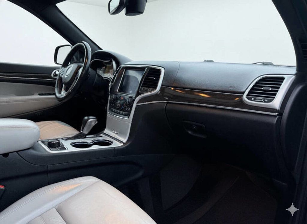 2018 Jeep Grand Cherokee Sterling Edition 2018 - Luxury, Tech, & Adventure Combined - 22943139 - 16