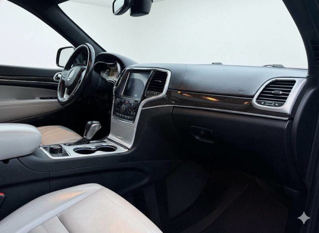 2018 Jeep Grand Cherokee Sterling Edition 2018 - Luxury, Tech, & Adventure Combined - 22943139 - 16