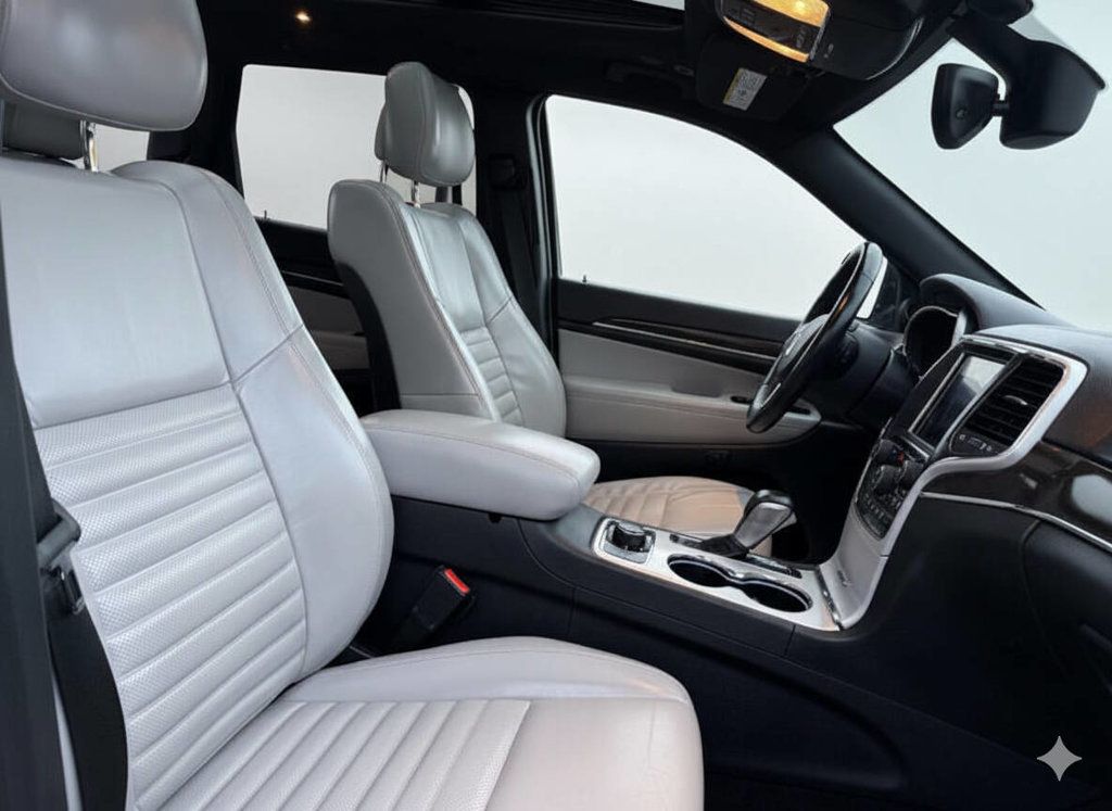 2018 Jeep Grand Cherokee Sterling Edition 2018 - Luxury, Tech, & Adventure Combined - 22943139 - 17