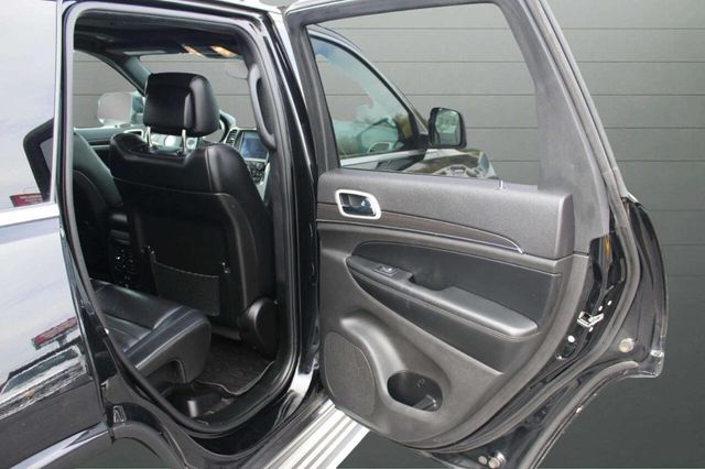 2018 Jeep Grand Cherokee Sterling Edition 4x4 - 22933749 - 18