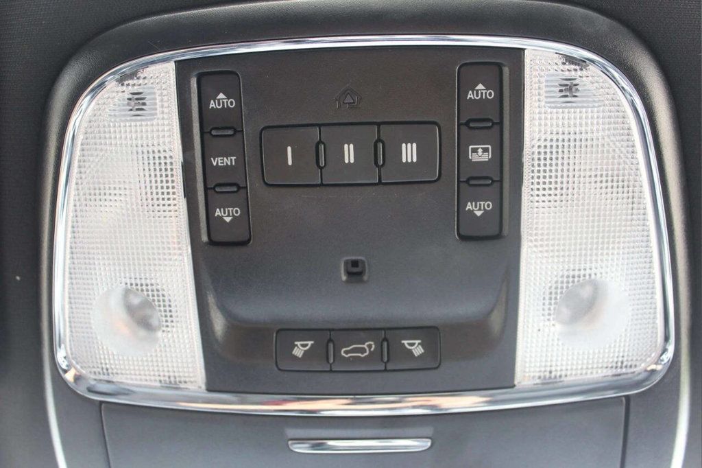 2018 Jeep Grand Cherokee Sterling Edition 4x4 - 22933749 - 31