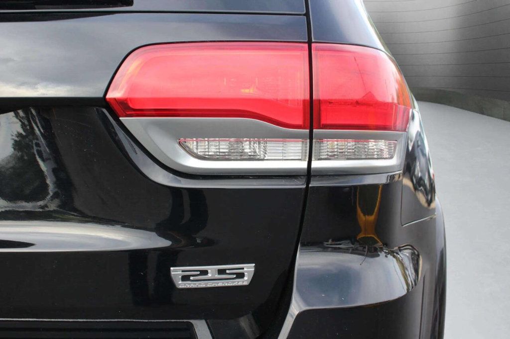 2018 Jeep Grand Cherokee Sterling Edition 4x4 - 22933749 - 6