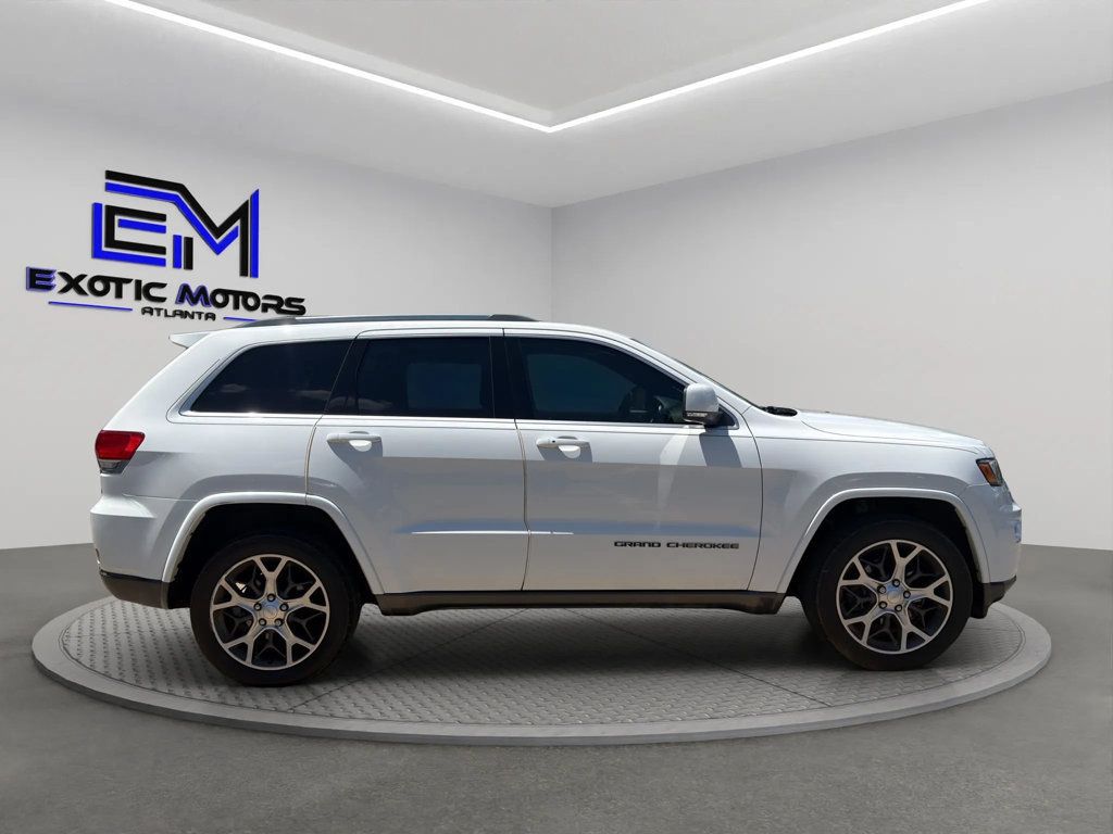 2018 Jeep Grand Cherokee STERLING EDITION, CLEAN CARFAX, 5.7L V8 HEMI, PANO SUNROOF!! - 23041928 - 5