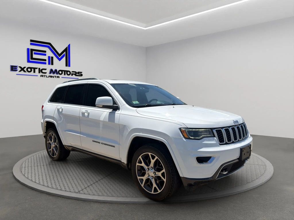 2018 Jeep Grand Cherokee STERLING EDITION, CLEAN CARFAX, 5.7L V8 HEMI, PANO SUNROOF!! - 23041928 - 6