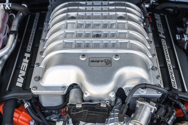 2018 Jeep Grand Cherokee Trackhawk 4x4 - 22989138 - 32