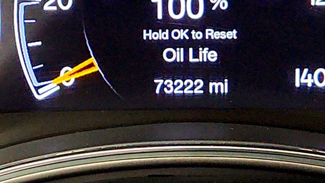 2018 Jeep Grand Cherokee Trailhawk 4x4 *Ltd Avail* w/ 5.7L HEMI V8 & Power Sunroof - 23084979 - 15