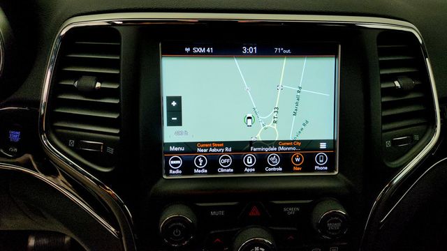 2018 Jeep Grand Cherokee Trailhawk 4x4 *Ltd Avail* w/ 5.7L HEMI V8 & Power Sunroof - 23084979 - 18