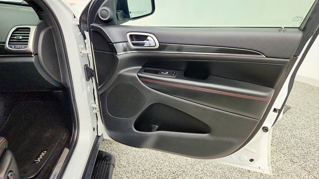 2018 Jeep Grand Cherokee Trailhawk 4x4 *Ltd Avail* w/ 5.7L HEMI V8 & Power Sunroof - 23084979 - 25