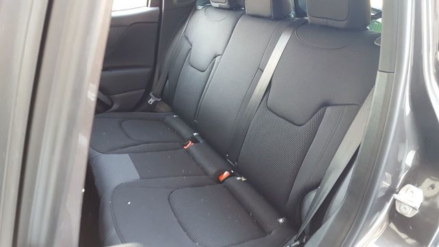 2018 Jeep Renegade Altitude 4x4 - 18569932 - 10