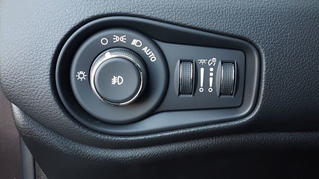 2018 Jeep Renegade Altitude 4x4 - 18569932 - 14