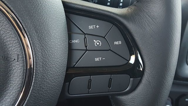 2018 Jeep Renegade Altitude 4x4 - 18569932 - 16