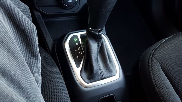 2018 Jeep Renegade Altitude 4x4 - 18569932 - 17