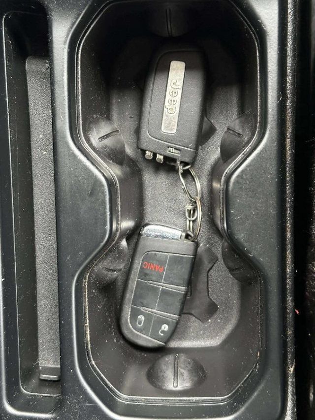 2018 Jeep Renegade Latitude 4x4 - 22956374 - 24