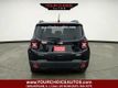 2018 Jeep Renegade Latitude 4x4 - 22956374 - 3