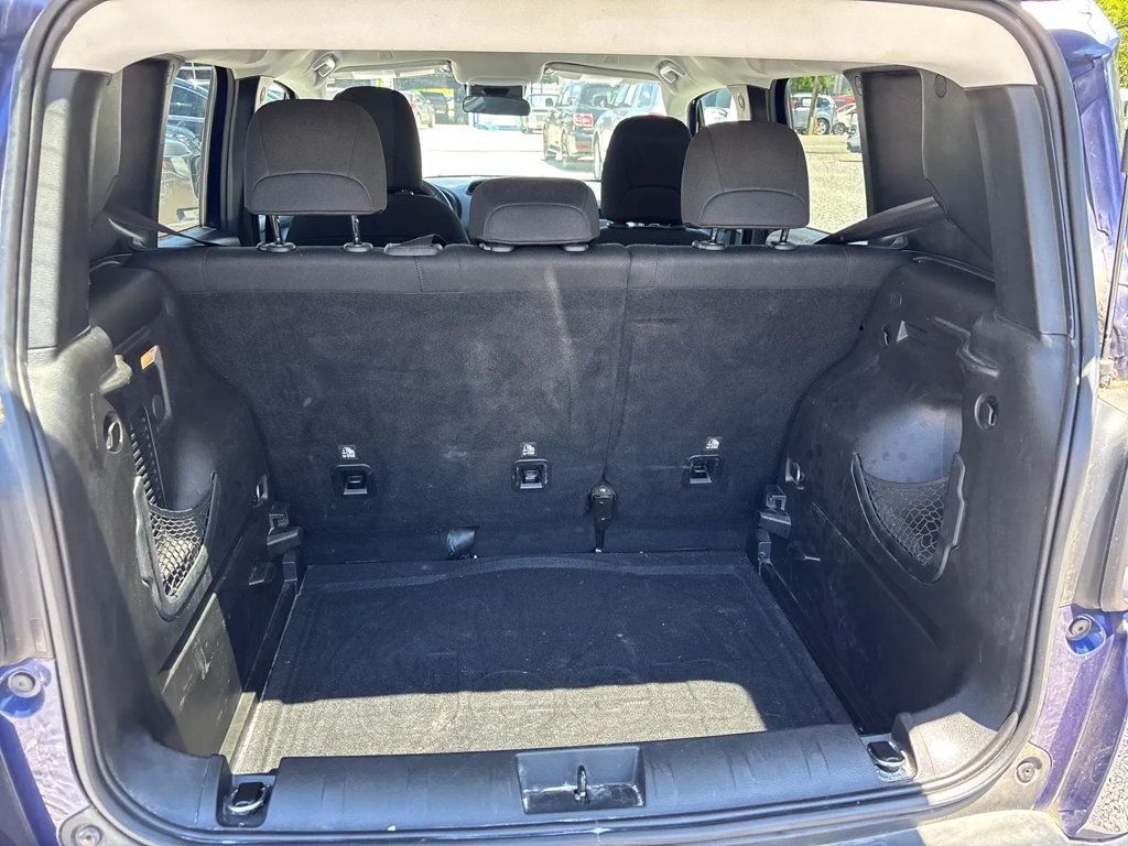 2018 Jeep Renegade Latitude FWD - 23041558 - 15