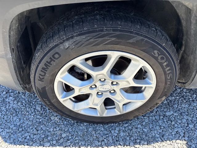 2018 Jeep Renegade Latitude FWD - 23041558 - 4