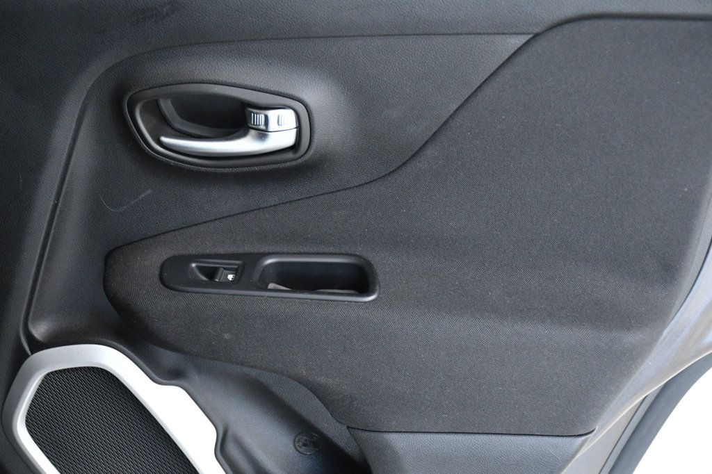 2018 Jeep Renegade Latitude FWD - 22958156 - 14