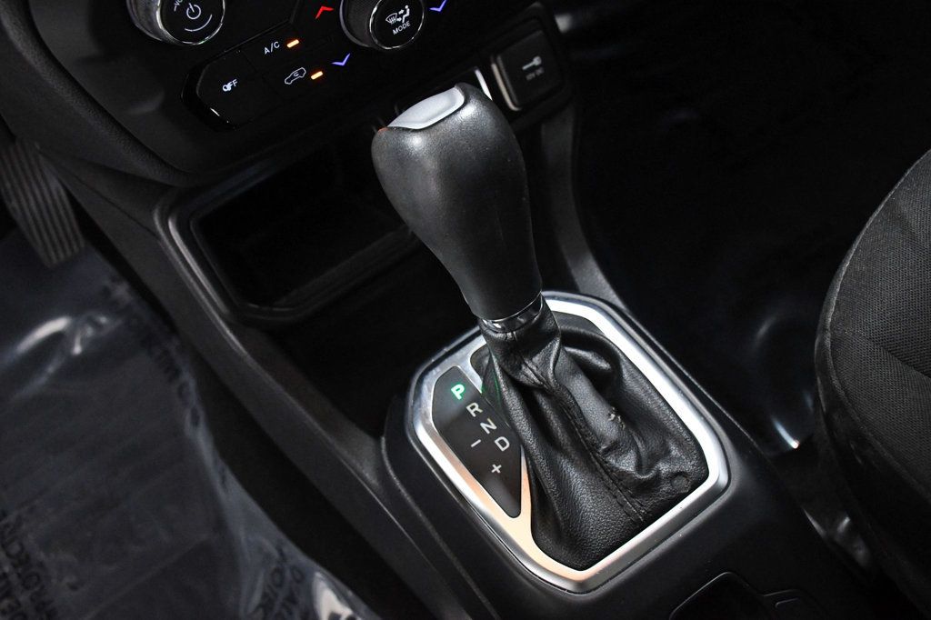 2018 Jeep Renegade Latitude FWD - 22958156 - 23