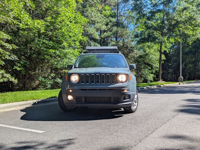 2018 Jeep Renegade Latitude FWD - 23035614 - 3