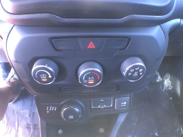 2018 Jeep Renegade Sport 4x4 - 22942335 - 18