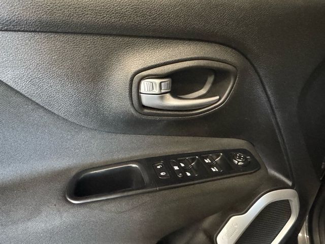 2018 Jeep Renegade Sport 4x4 - 22950027 - 11