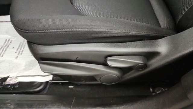 2018 Jeep Renegade Upland Edition 4x4 w/ My Sky Panels + Power & Air Group - 23032294 - 11