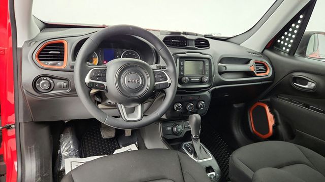 2018 Jeep Renegade Upland Edition 4x4 w/ My Sky Panels + Power & Air Group - 23032294 - 12
