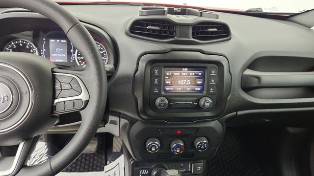 2018 Jeep Renegade Upland Edition 4x4 w/ My Sky Panels + Power & Air Group - 23032294 - 17