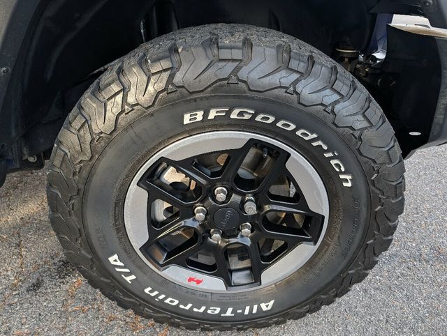 2018 Jeep Wrangler Loaded 2-Door JL 4x4 Convertible - 22949194 - 17