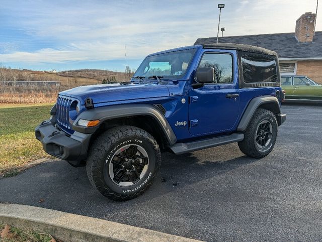 2018 Jeep Wrangler Loaded 2-Door JL 4x4 Convertible - 22949194 - 37