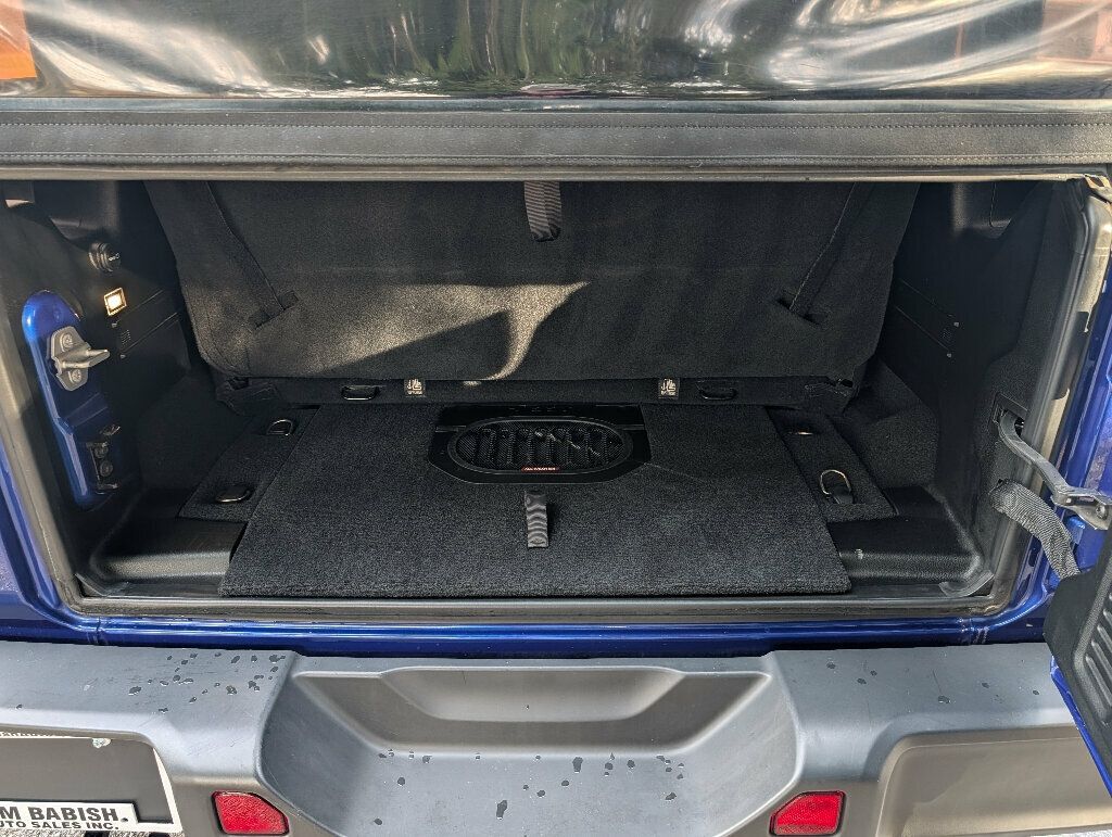 2018 Jeep Wrangler LOADED TWO DOOR - 22949194 - 19