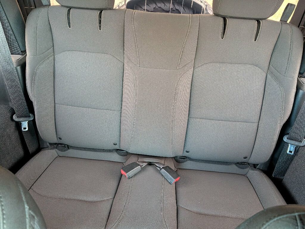 2018 Jeep Wrangler LOADED TWO DOOR - 22949194 - 31